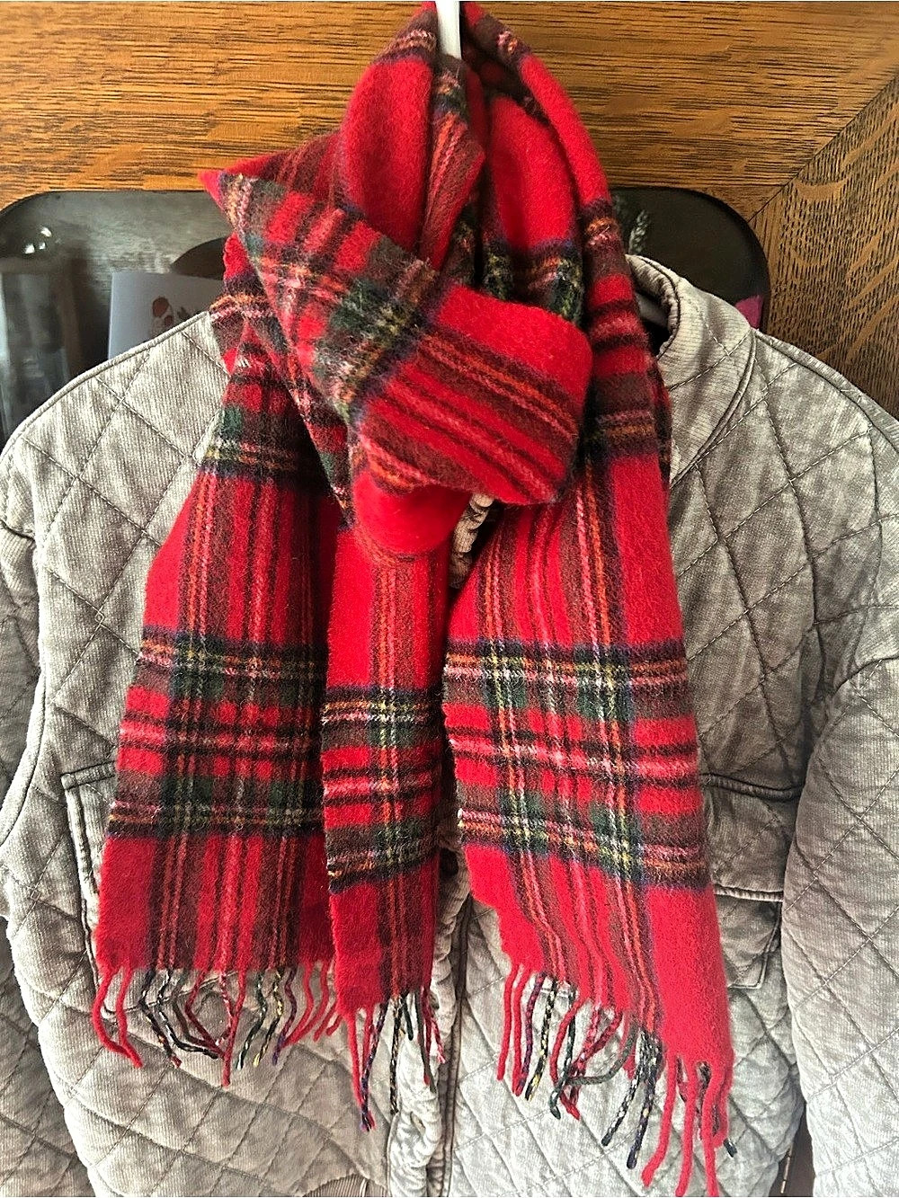 Ballantrae Edinburgh Lambswool Tartan Plaid Scarf in Classic Red